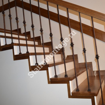 П-образная бетонная лестница на заказ с отделкой дубом № 74