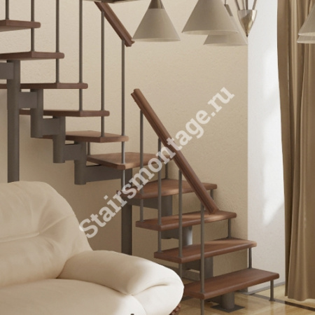 Лестница прямая № 112 на больцах из хвойных пород дерева