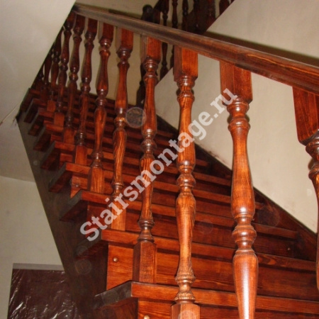 Лестница из сосны на заказ одномаршевая № 28 Лестница из сосны на заказ одномаршевая № 28