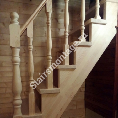 Лестница из сосны на заказ на косоурах № 35