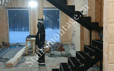 Отделка металлической лестницы в КП Лагуна Парк