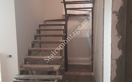 Отделка металлической лестницы в Кутузово Клаб