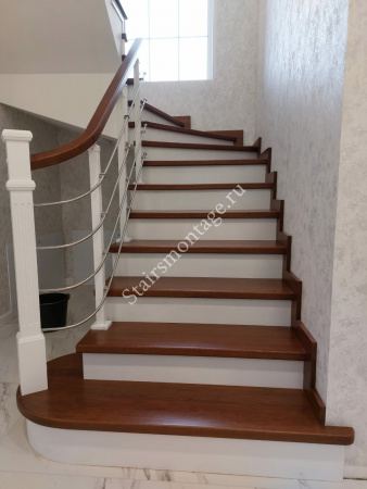 П-образная лестница, поворот на 180 градусов, с шестью поворотными ступенями № 188 П-образная лестница, поворот на 180 градусов, с шестью поворотными ступенями № 188