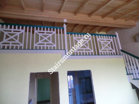 Деревянная лестница из лиственницы № 200