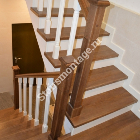 П-образная лестница на заказ из бетона с облицовкой дубом № 43