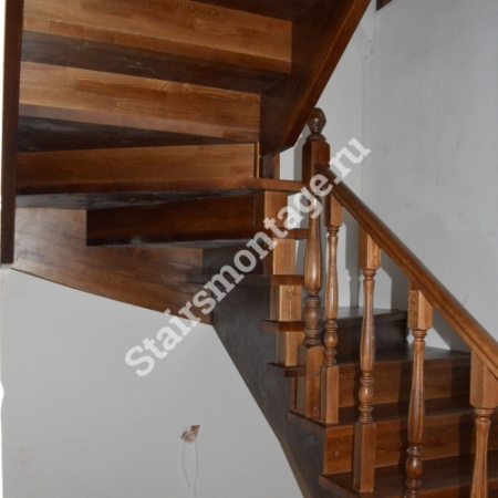 Лестница из сосны на заказ П-образная № 72 Лестница из сосны на заказ П-образная № 72