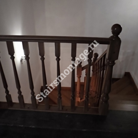 Лестница из дуба на заказ П-образная № 15