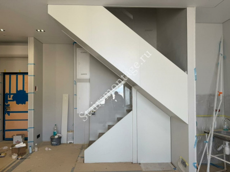 Лестница на металлическом каркасе с обшивкой дубом на заказ № 218 Лестница на металлическом каркасе с обшивкой дубом на заказ № 218