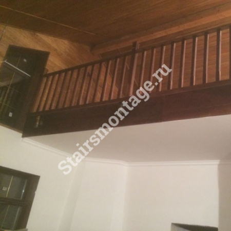 Лестница из сосны на заказ на косоурах № 36
