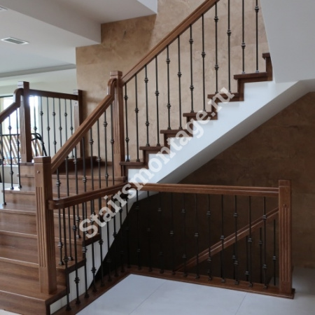 Бетонная лестница отделанная дубом с поворотом на 180 градусов через 2 площадки №108 Бетонная лестница отделанная дубом с поворотом на 180 градусов через 2 площадки №108