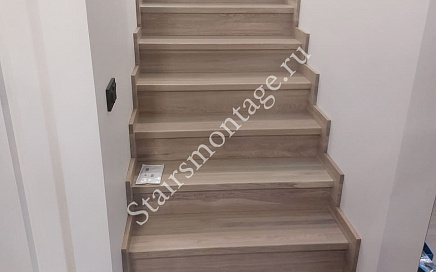 Отделка бетонной лестницы в деревне Захарково