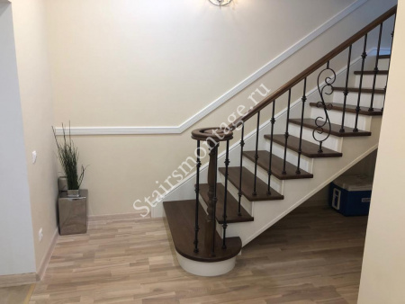 П-образная лестница, поворот на 180 градусов и площадка № 183 П-образная лестница, поворот на 180 градусов и площадка № 183