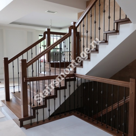 Бетонная лестница отделанная дубом с поворотом на 180 градусов через 2 площадки №108 Бетонная лестница отделанная дубом с поворотом на 180 градусов через 2 площадки №108