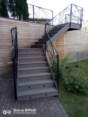Лестница для улицы № 10 с площадкой