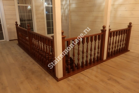 Г-образная лестница с поворотом на 90 градусов № 205