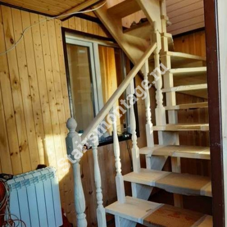 Лестница для дома из сосны № 88