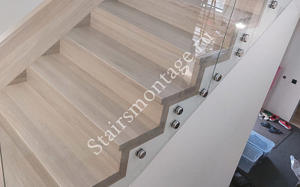 Отделка бетонной лестницы в деревне Захарково