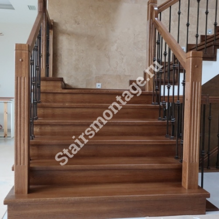 Бетонная лестница отделанная дубом с поворотом на 180 градусов через 2 площадки №108 Бетонная лестница отделанная дубом с поворотом на 180 градусов через 2 площадки №108