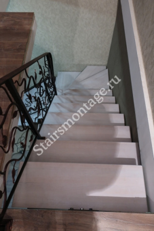 Металлическая лестница с элементами вырезанными лазером № 194