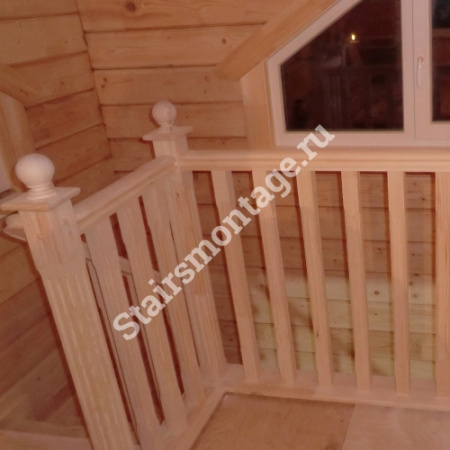 Лестница из сосны на заказ с забежными ступенями № 27