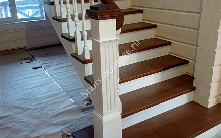Деревянная лестница в КП Руза Фэмили Парк