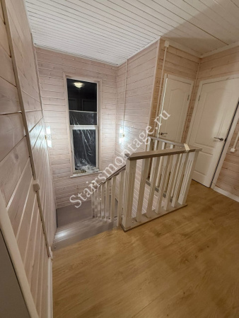 Комбинированная лестница из березы и сосны № 224