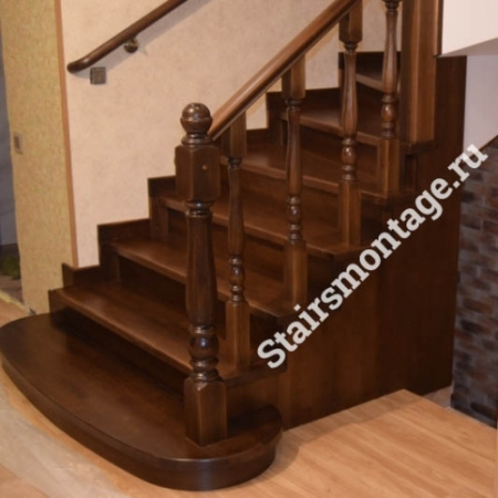 П-образная лестница на заказ из бетона отделанная дубом и сосной № 141 П-образная лестница на заказ из бетона отделанная дубом и сосной № 141