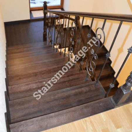 Лестница на заказ из бетона отделанная дубом № 69