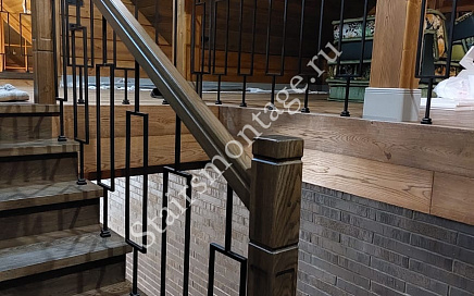 Отделка металлической лестницы в загородном доме в д. Прохорово