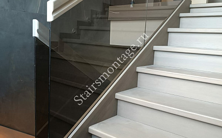 Отделка бетонной лестницы в КП Истраград