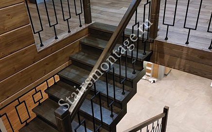 Отделка металлической лестницы в загородном доме в д. Прохорово