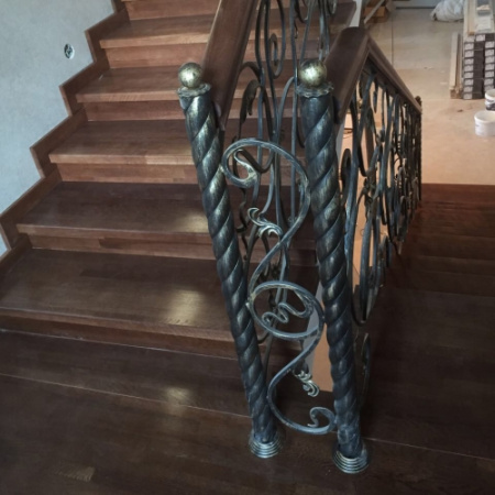 Лестница на заказ из бетона с отделкой дубом П-образная № 65 Лестница на заказ из бетона с отделкой дубом П-образная № 65