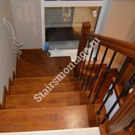 Лестница для дома из дуба и сосны № 165